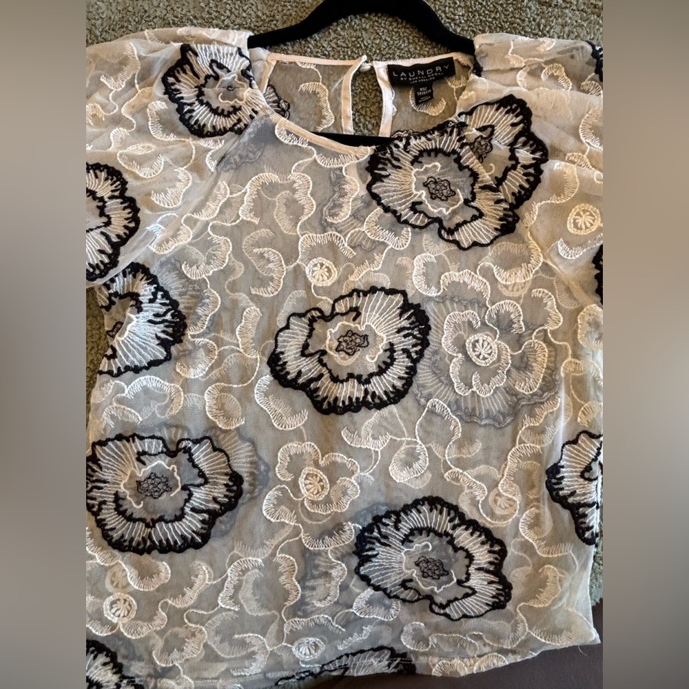 Laundry By Shelli Segal sheer ruffle intricate detail floral blouse shirt XS